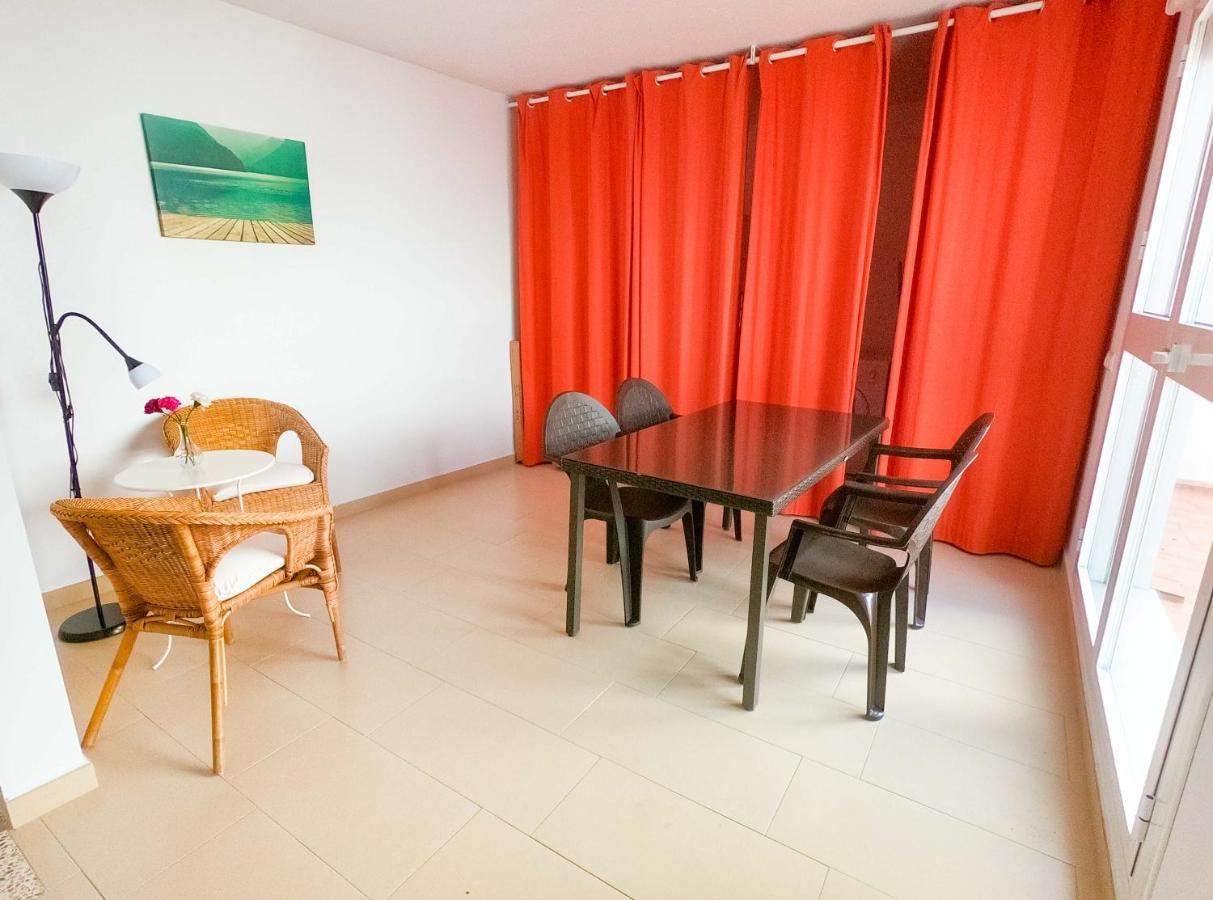 Noria Is A Comfortable Apartment With Patio And Large Terrace In Conil Conil De La Frontera Eksteriør billede